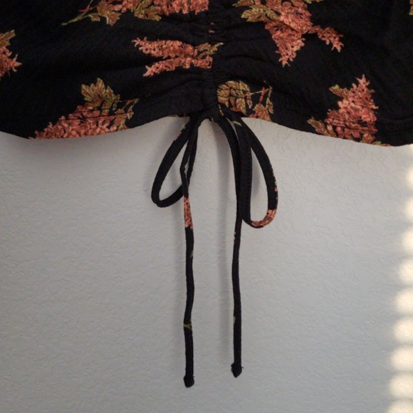 Long Sleeve Floral Drawstring Ruched Top - Picture 3 of 5